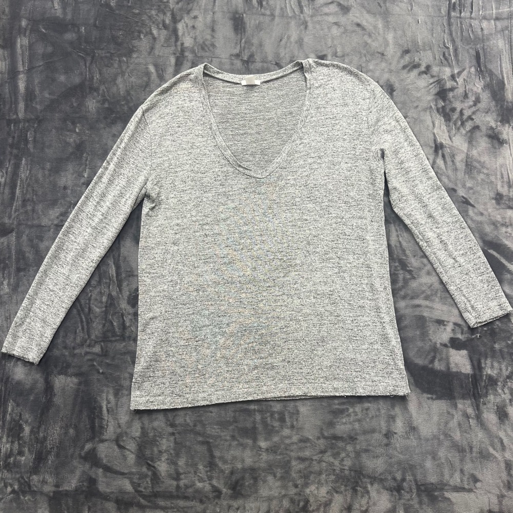 BP V-Neck Long Sleeve Top Womens Medium Grey Heathered Knit Pullover Layering